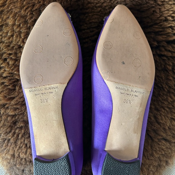 Manolo Blahnik Hangisi Satin Flats - Picture 11 of 13